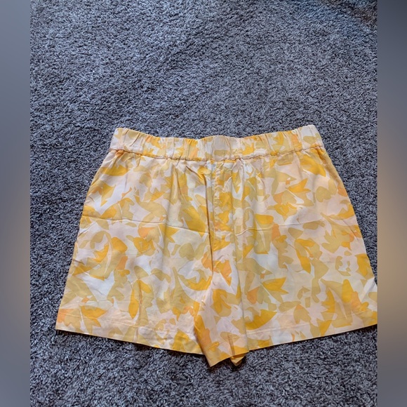 Nine West Mid Rise Pull On Soft Shorts - Picture 3 of 6